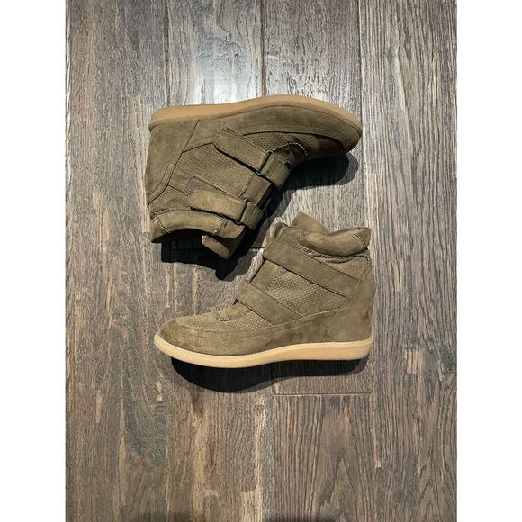 Indigo Rd. Irkalani-R Wedge Bootie Sneaker - Picture 1 of 5